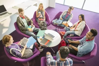 آشنایی با انواع محیط های آموزشی زبان